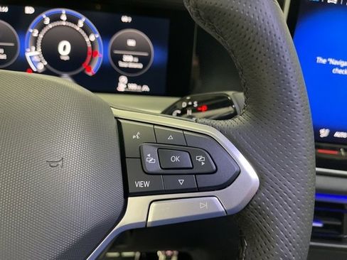 New 2025 Volkswagen Tiguan SE R-Line image 17