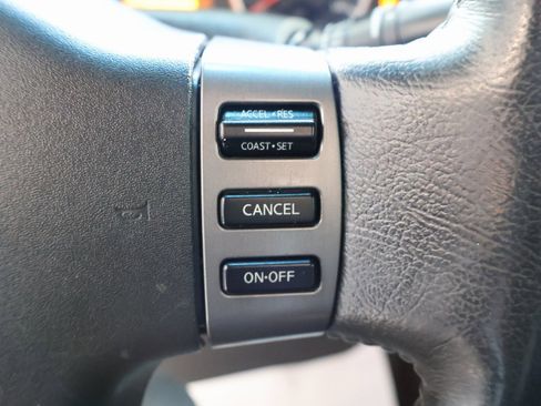 Used 2010 Nissan Titan SE w/ SE Value Truck Pkg image 17