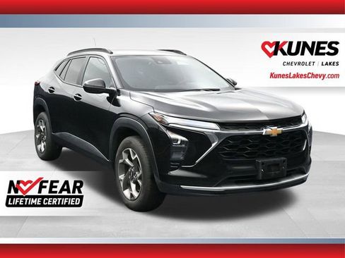 Used 2025 Chevrolet Trax LT w/ LT Convenience Package FWD image 1