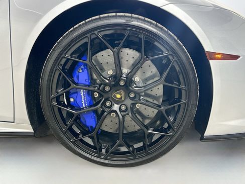 Used 2023 Lamborghini Huracan EVO RWD image 10