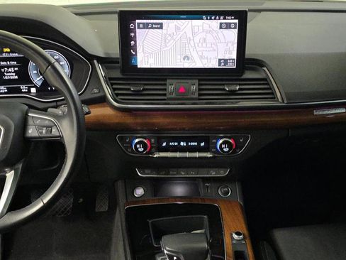 Used 2024 Audi Q5 e Prestige w/ Prestige Package image 10