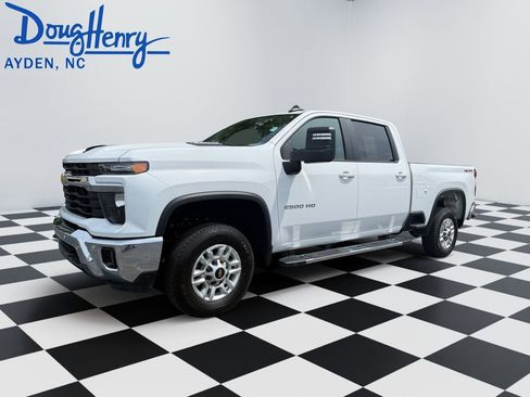 Used 2025 Chevrolet Silverado 2500 LT w/ Safety Package AWD/4WD image 1
