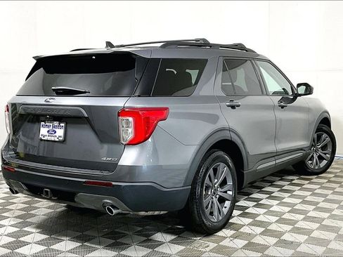 Used 2022 Ford Explorer XLT w/ Equipment Group 202A image 12