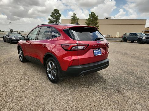 Certified 2025 Ford Escape ST-Line FWD image 5