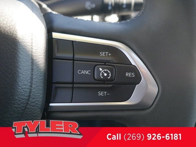 Used 2024 Jeep Compass Latitude AWD/4WD image 27