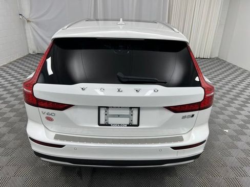 Used 2025 Volvo V60 B5 Cross Country Plus w/ Protection Package Premier AWD/4WD image 7