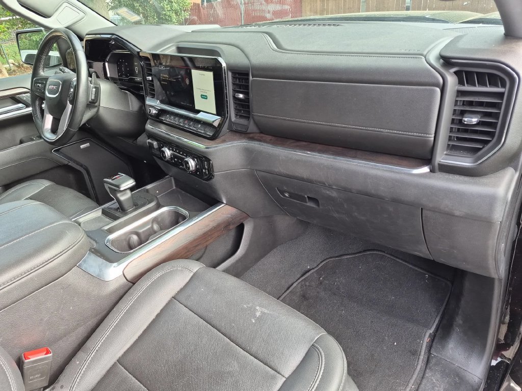 Used 2023 GMC Sierra 1500 SLT w/ SLT Premium Plus Package AWD/4WD image 17