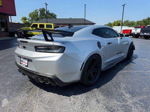 Used 2017 Chevrolet Camaro SS RWD image 8