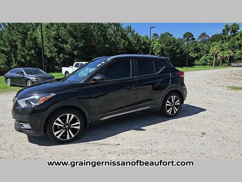 Used 2019 Nissan Kicks SR w/ Exterior Electronics Package FWD image 23
