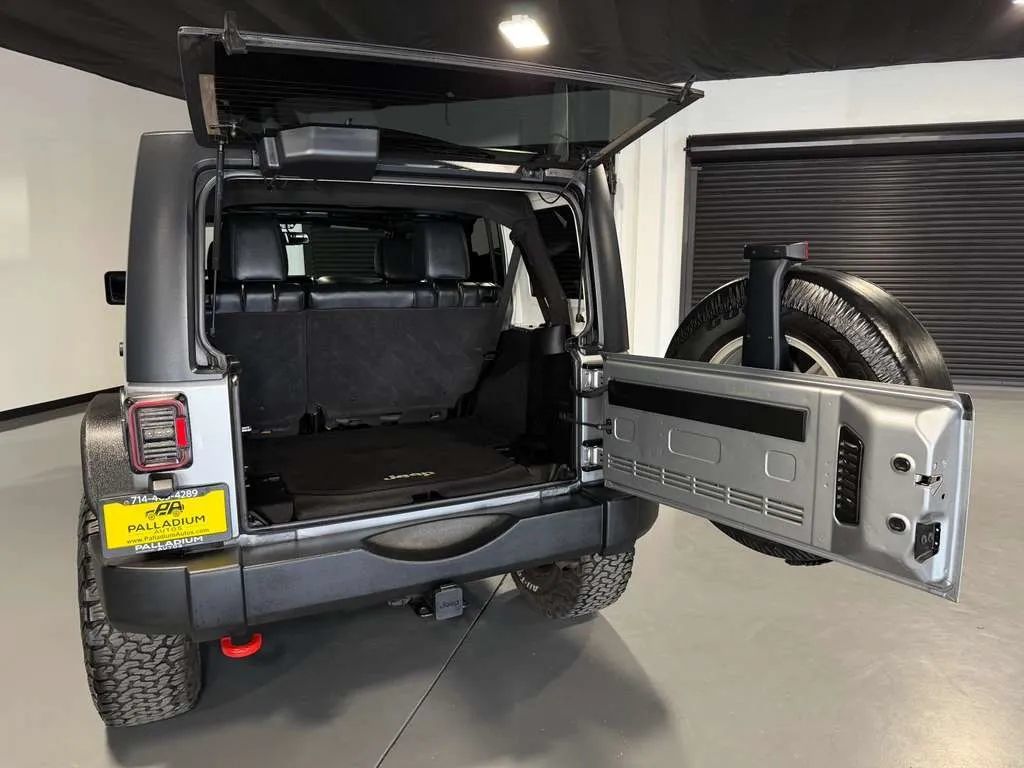Used 2013 Jeep Wrangler Unlimited Sport AWD/4WD image 12