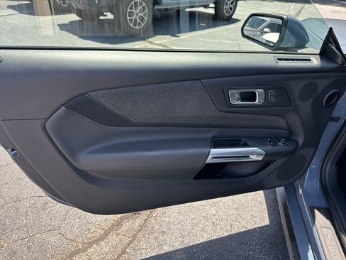Used 2024 Ford Mustang Coupe RWD image 12