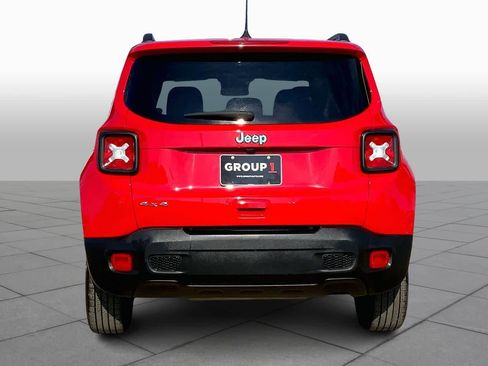 Used 2023 Jeep Renegade Latitude w/ Premium Group image 7