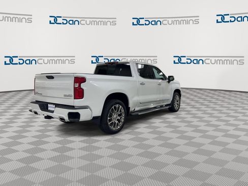 Used 2025 Chevrolet Silverado 1500 High Country w/ Technology Package AWD/4WD image 8