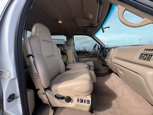 Used 2002 Ford F350 Lariat image 37