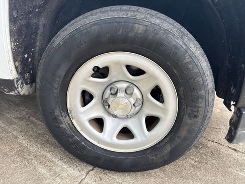 Used 2018 Chevrolet Silverado 1500 W/T RWD image 33