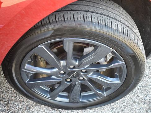 Used 2022 Chevrolet Equinox RS w/ Infotainment Package image 15