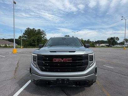 Used 2025 GMC Sierra 1500 Pro w/ Graphite Edition