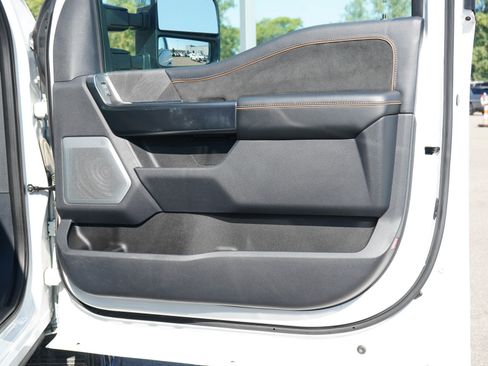 Used 2023 Ford F250 Platinum AWD/4WD image 9