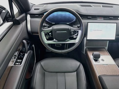 Used 2025 Land Rover Range Rover SE AWD/4WD image 10