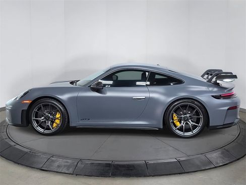 Used 2025 Porsche 911 GT3 image 2