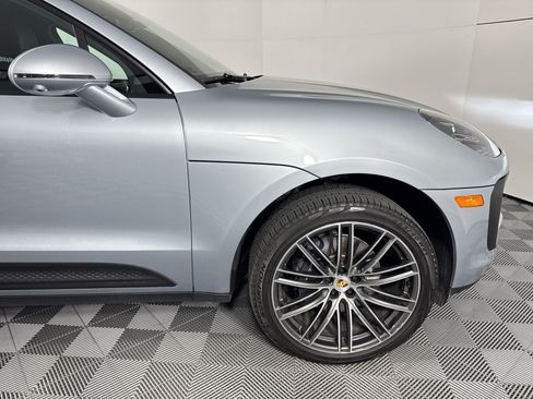Certified 2026 Porsche Macan AWD/4WD image 12