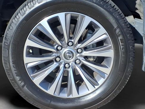 Used 2022 Lexus GX 460 Luxury w/ Accessory Package AWD/4WD image 9