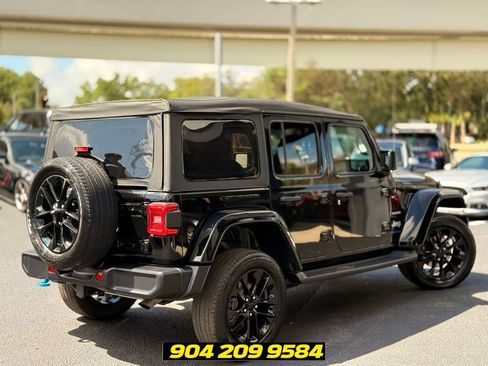 Used 2023 Jeep Wrangler Unlimited Sahara w/ Cold Weather Group AWD/4WD image 5