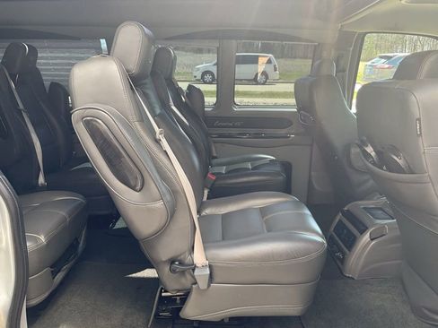 Used 2019 GMC Savana 2500 Extended image 20