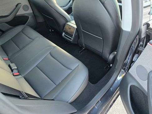 Used 2025 Tesla Model 3 Long Range RWD image 34