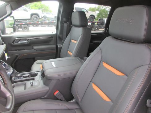 New 2026 GMC Sierra 2500 AT4 w/ AT4 Premium Plus Package AWD/4WD image 14