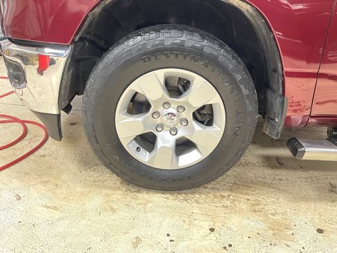 Used 2019 RAM 1500 Big Horn AWD/4WD image 10