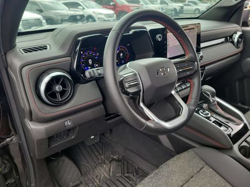 Used 2025 Chevrolet Colorado Z71 AWD/4WD image 10