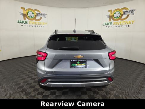 Used 2024 Chevrolet Trax LT w/ LT Convenience Package FWD image 7