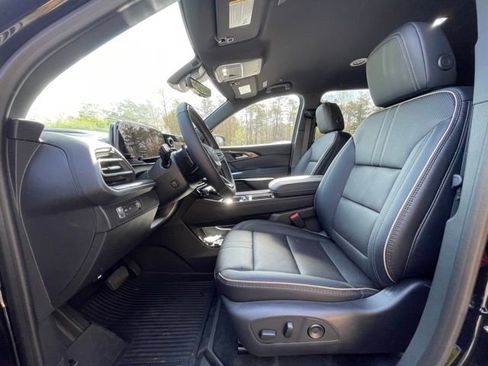 New 2026 Chevrolet Traverse High Country w/ LPO, Floor Liner Package FWD image 18