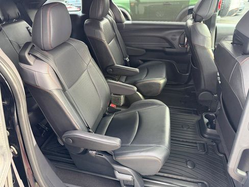 Used 2021 Toyota Sienna XSE w/ XSE Plus Package AWD/4WD image 13
