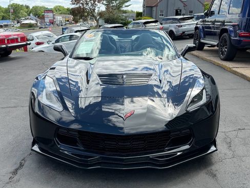 Used 2015 Chevrolet Corvette Z06 w/ 3LZ Preferred Equipment Group RWD image 3