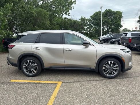 Used 2025 INFINITI QX60 Luxe AWD/4WD image 2