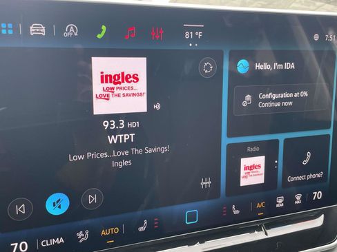 New 2026 Volkswagen Tiguan SE FWD image 26
