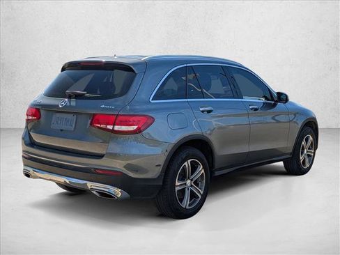 Used 2017 Mercedes-Benz GLC 300 4MATIC image 5