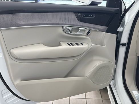 New 2026 Volvo XC90 T8 Ultra w/ Protection Package Premier AWD/4WD image 21