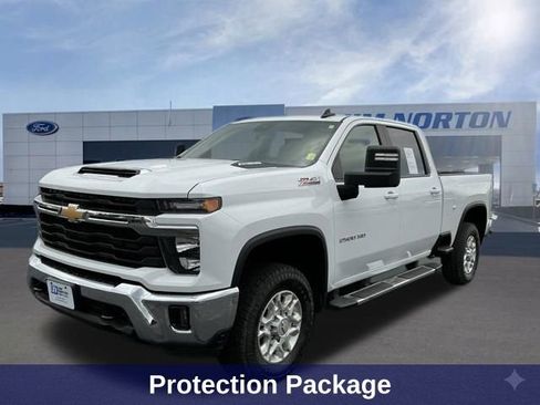 Used 2024 Chevrolet Silverado 2500 LT AWD/4WD image 8