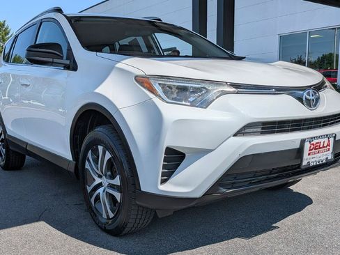Used 2016 Toyota RAV4 LE AWD/4WD image 3