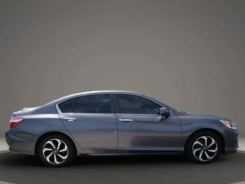 Used 2017 Honda Accord EX image 6