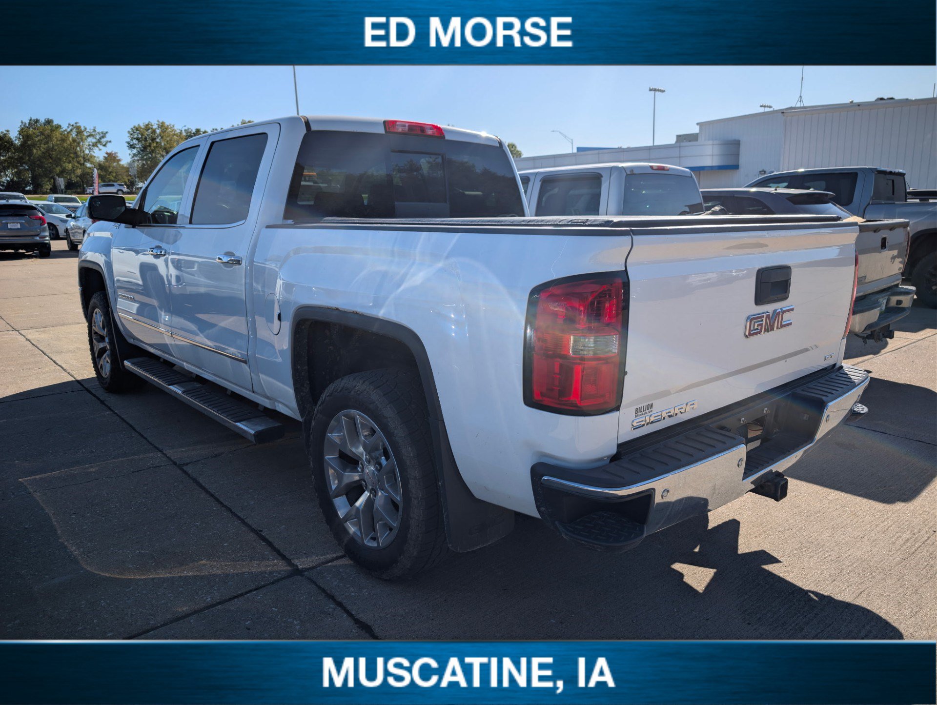 Used 2015 GMC Sierra 1500 SLT w/ SLT Crew Cab Value Package AWD/4WD image 5
