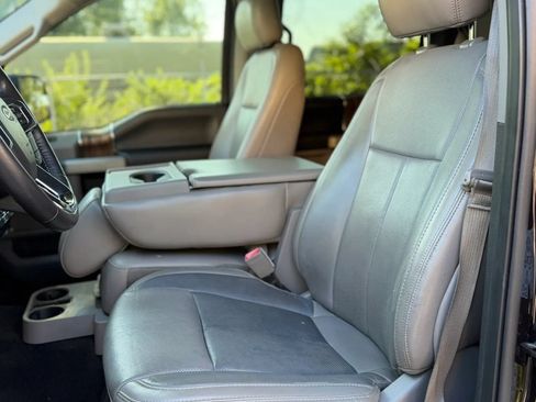 Used 2018 Ford F150 Lariat RWD image 11