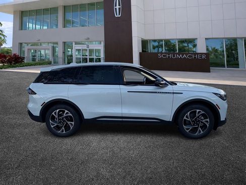 New 2026 Lincoln Nautilus Premier AWD/4WD image 8