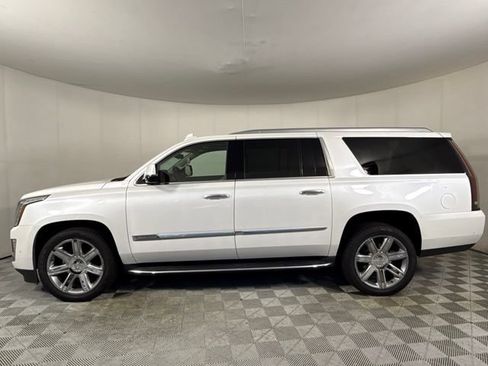 Used 2020 Cadillac Escalade ESV Premium Luxury AWD/4WD image 3