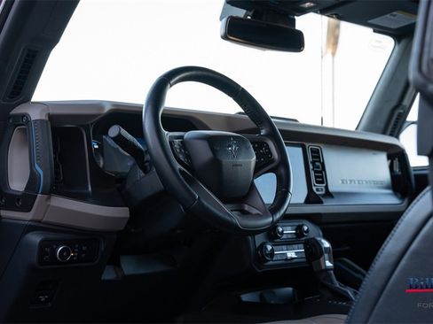 Certified 2023 Ford Bronco Wildtrak image 19