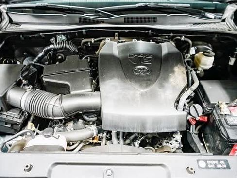 Used 2019 Toyota Tacoma TRD Sport w/ Technology Package image 27