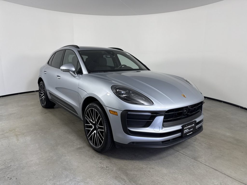 Certified 2024 Porsche Macan AWD/4WD image 9